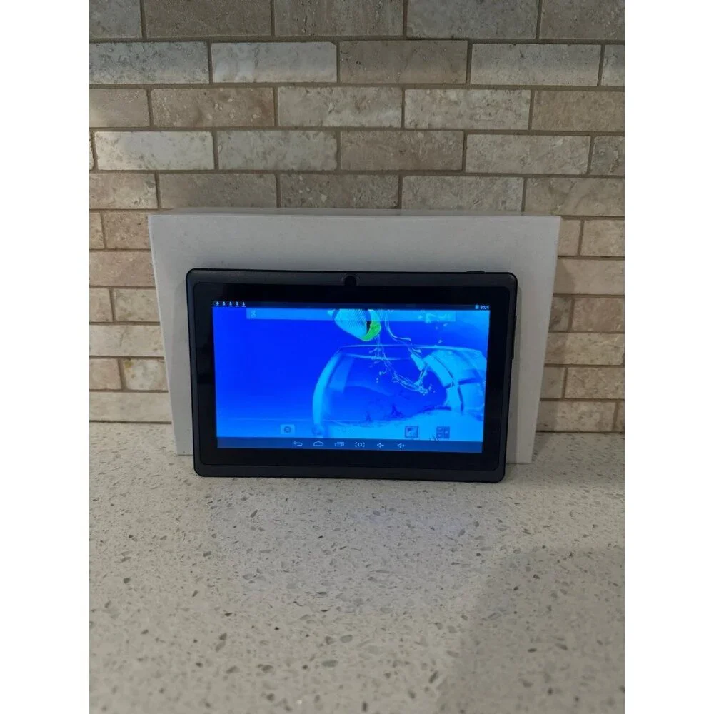 Android 4.4.2, GS705B Model tablet‎